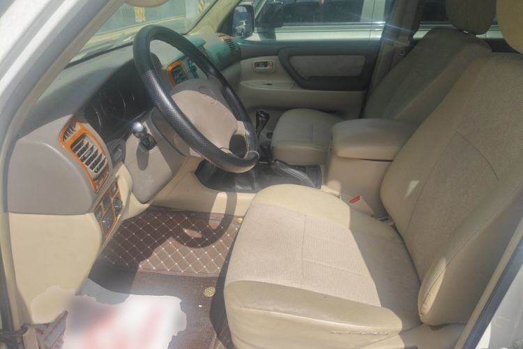 Used Toyota Land Cruiser 2005 4500 GX-R Manual - Middle East Version Left Front Seat