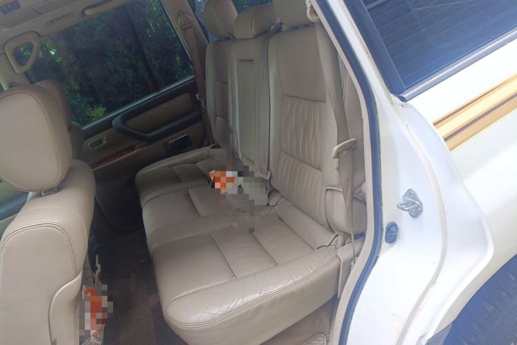 Used Toyota Land Cruiser 2005 4.7L Automatic VX-R Deluxe DVD Edition Left Rear Seat