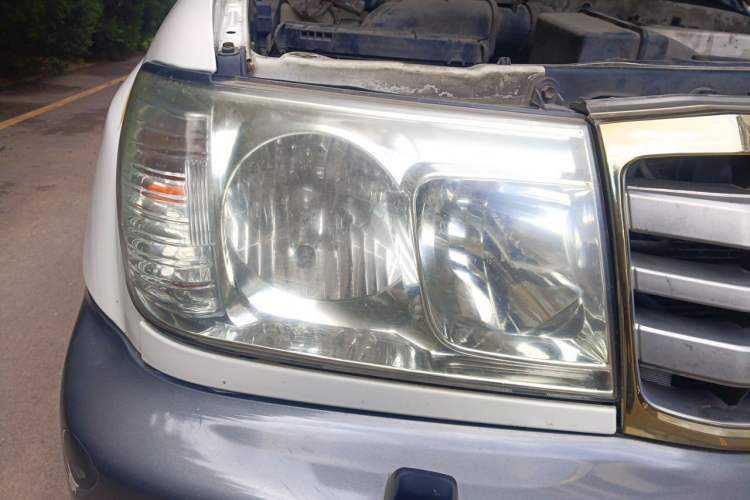 Used Toyota Land Cruiser 2005 4.7L Automatic VX-R Deluxe DVD Edition Right Front Headlight