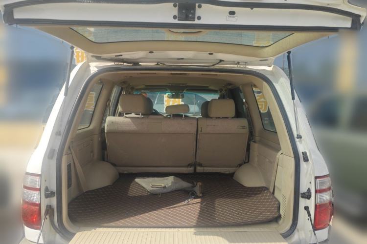 Used Toyota Land Cruiser 2005 4500 GX-R Manual - Middle East Version Trunk
