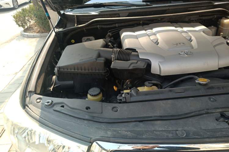 Used Toyota Land Cruiser 2007 4.7L Automatic VX-R Engine Bay Right