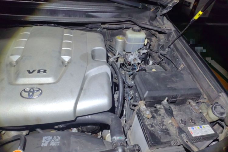 Used Toyota Land Cruiser 2007 4.7L Automatic VX-R Engine Bay Left