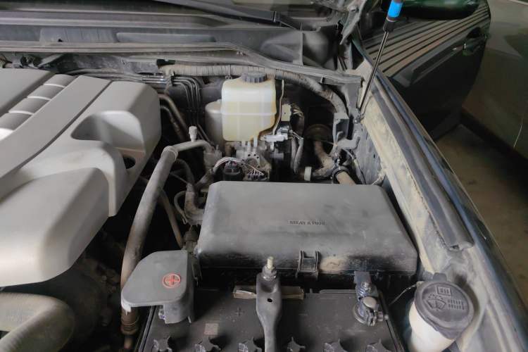 Used Toyota Land Cruiser 2007 4.7L Automatic VX-R Engine Bay Left