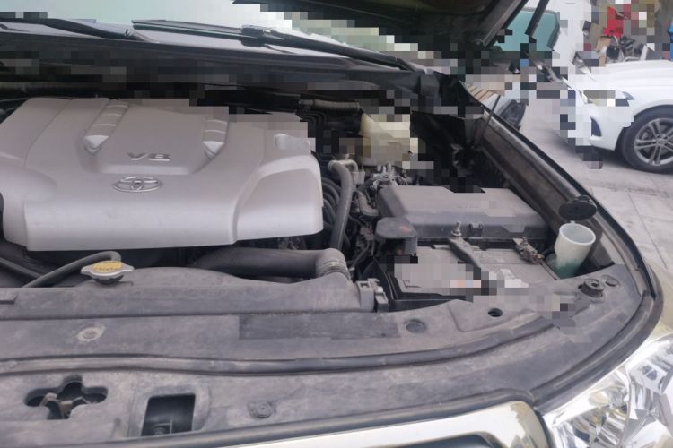 Used Toyota Land Cruiser 2007 4.7L Automatic VX-R Engine Bay Left