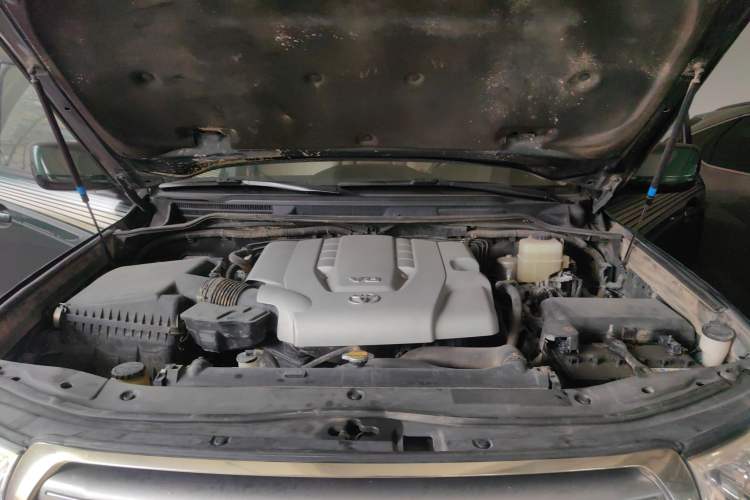 Used Toyota Land Cruiser 2007 4.7L Automatic VX-R Engine Bay