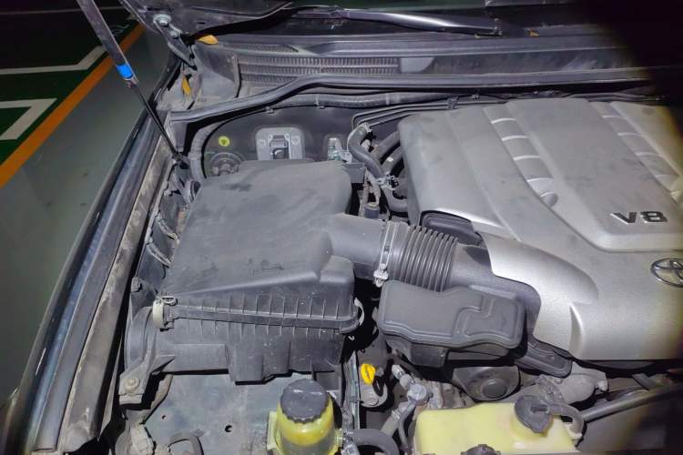 Used Toyota Land Cruiser 2007 4.7L Automatic VX-R Engine Bay Right