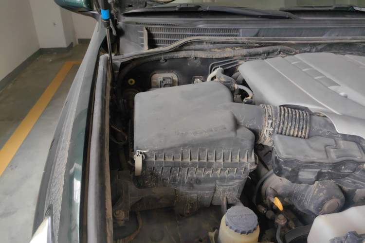 Used Toyota Land Cruiser 2007 4.7L Automatic VX-R Engine Bay Right