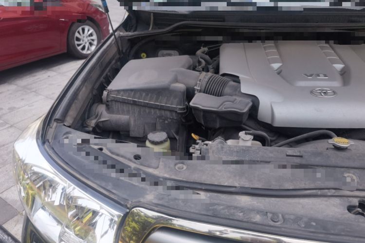 Used Toyota Land Cruiser 2007 4.7L Automatic VX-R Engine Bay Right