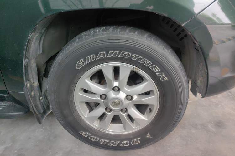Used Toyota Land Cruiser 2007 4.7L Automatic VX-R Right Front Wheel Hub
