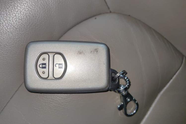 Used Toyota Land Cruiser 2007 4.7L Automatic VX-R Vehicle Key