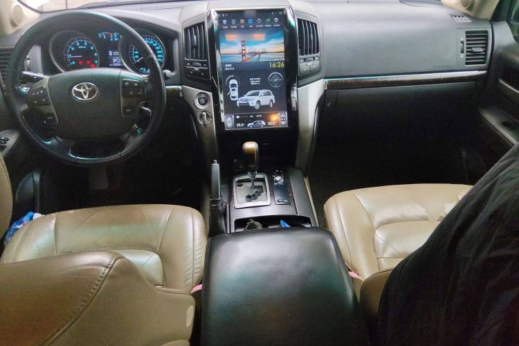 Used Toyota Land Cruiser 2007 4.7L Automatic VX-R Center Console