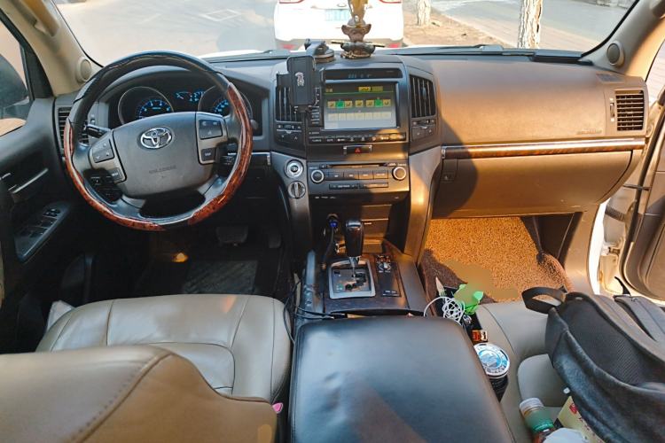 Used Toyota Land Cruiser 2007 4.7L Automatic VX-R Center Console