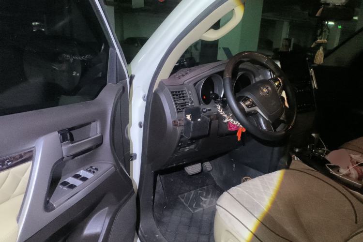Used Toyota Land Cruiser 2007 4.7L Automatic VX-R Driver Seat