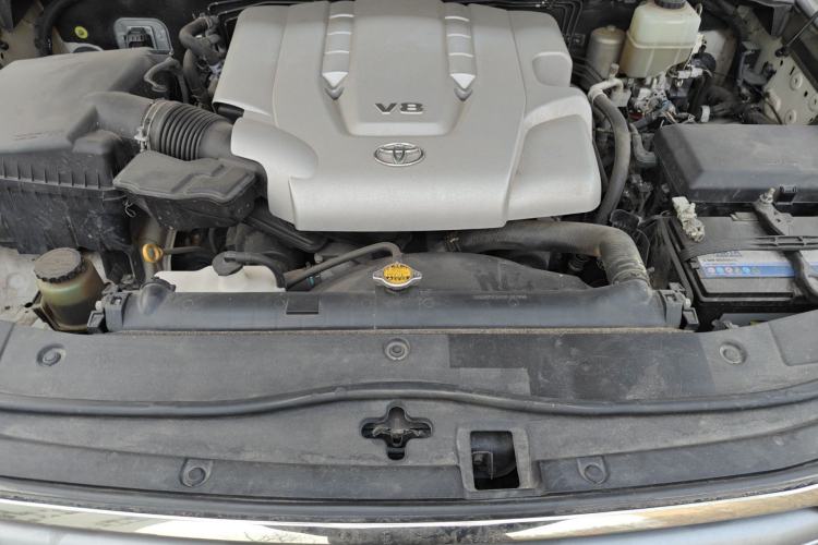 Used Toyota Land Cruiser 2007 4.7L Automatic VX-R Engine Bay