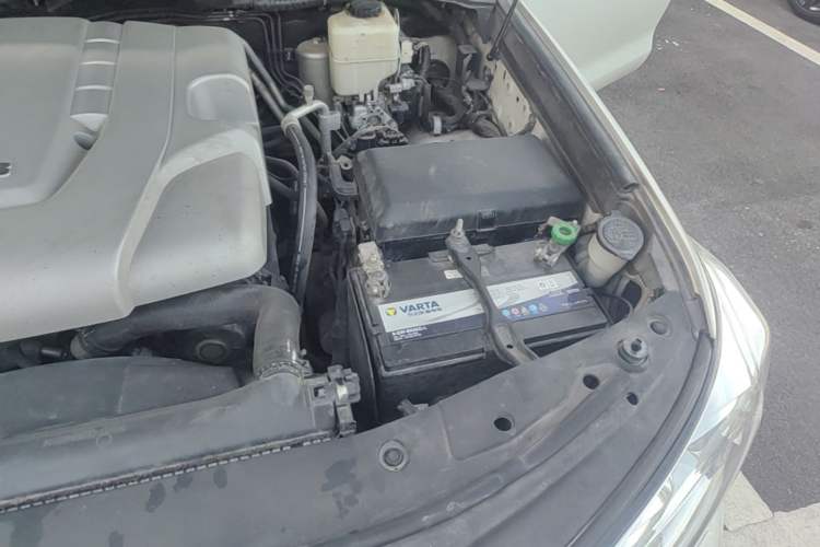 Used Toyota Land Cruiser 2007 4.7L Automatic VX-R Engine Bay Left