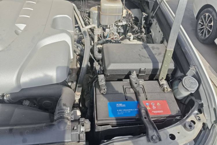 Used Toyota Land Cruiser 2007 4.7L Automatic VX-R Engine Bay Left