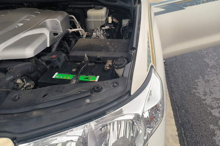 Used Toyota Land Cruiser 2007 4.7L Automatic VX-R Engine Bay Left