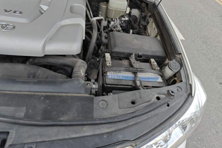 Used Toyota Land Cruiser 2007 4.7L Automatic VX-R Engine Bay Left