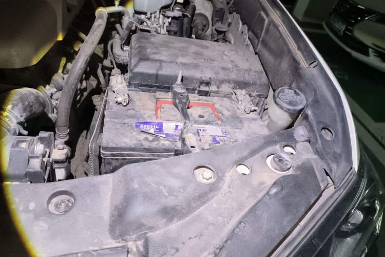 Used Toyota Land Cruiser 2007 4.7L Automatic VX-R Engine Bay Left