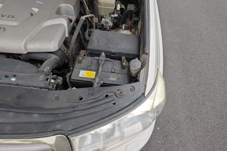 Used Toyota Land Cruiser 2007 4.7L Automatic VX-R Engine Bay Left