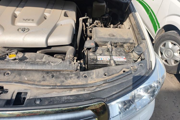 Used Toyota Land Cruiser 2007 4.7L Automatic VX-R Engine Bay Left