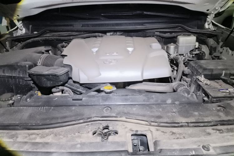 Used Toyota Land Cruiser 2007 4.7L Automatic VX-R Engine Bay