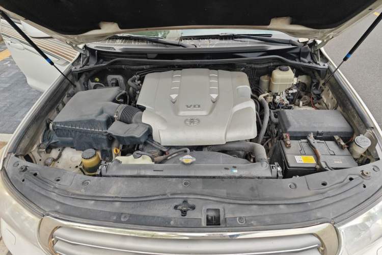 Used Toyota Land Cruiser 2007 4.7L Automatic VX-R Engine Bay