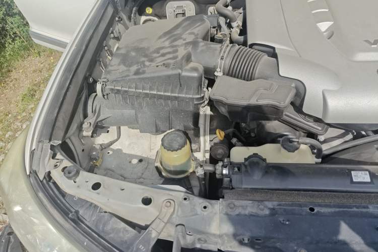 Used Toyota Land Cruiser 2007 4.7L Automatic VX-R Engine Bay Right