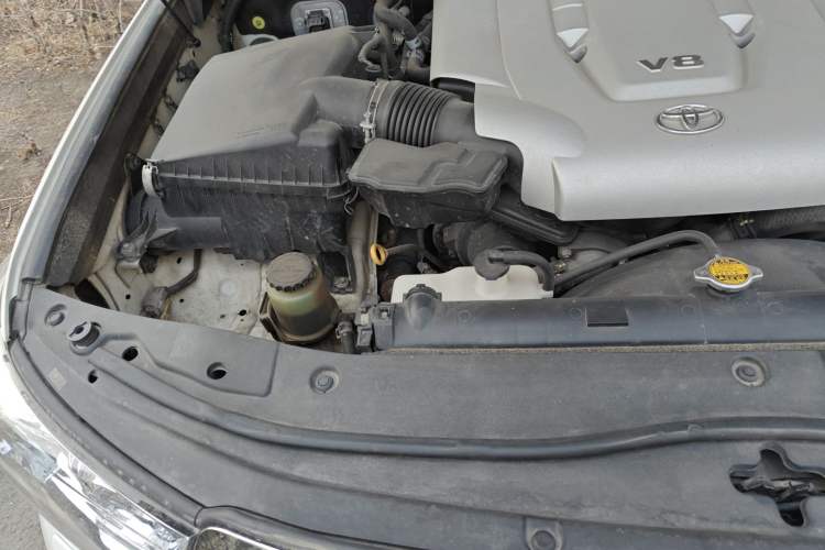 Used Toyota Land Cruiser 2007 4.7L Automatic VX-R Engine Bay Right