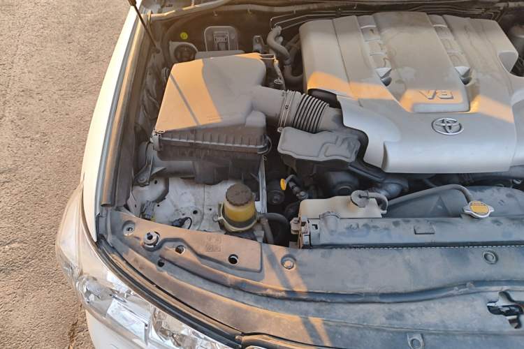 Used Toyota Land Cruiser 2007 4.7L Automatic VX-R Engine Bay Right
