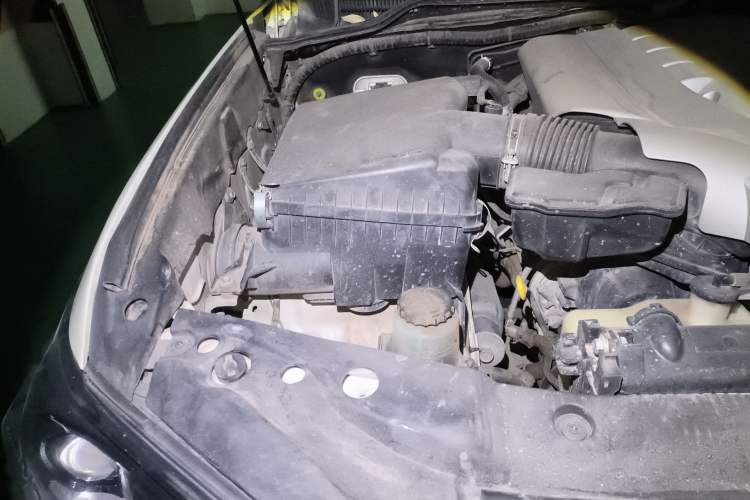 Used Toyota Land Cruiser 2007 4.7L Automatic VX-R Engine Bay Right