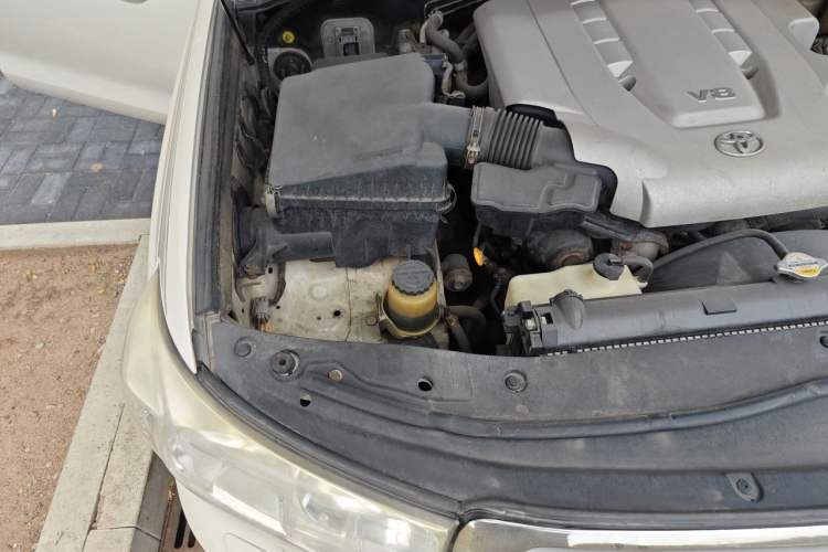 Used Toyota Land Cruiser 2007 4.7L Automatic VX-R Engine Bay Right