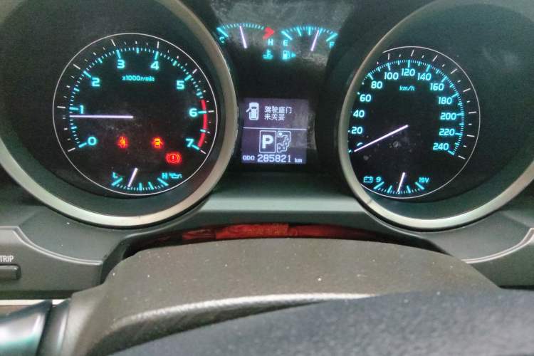 Used Toyota Land Cruiser 2007 4.7L Automatic VX-R Odometer Close Up