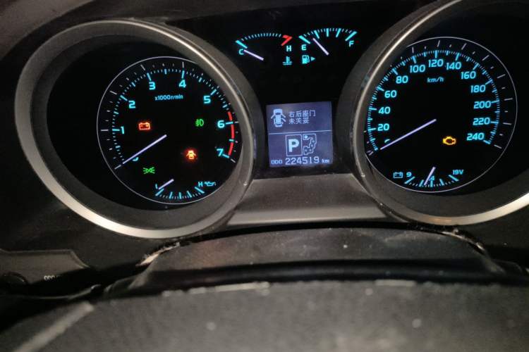 Used Toyota Land Cruiser 2007 4.7L Automatic VX-R Odometer Close Up