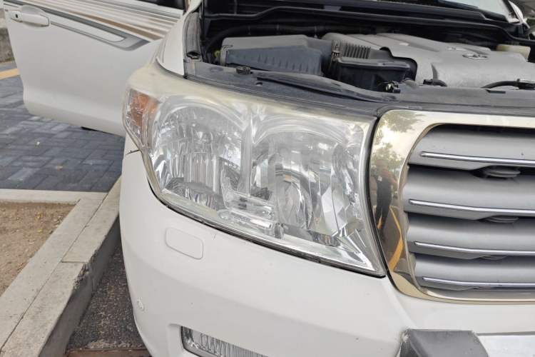 Used Toyota Land Cruiser 2007 4.7L Automatic VX-R Right Front Headlight