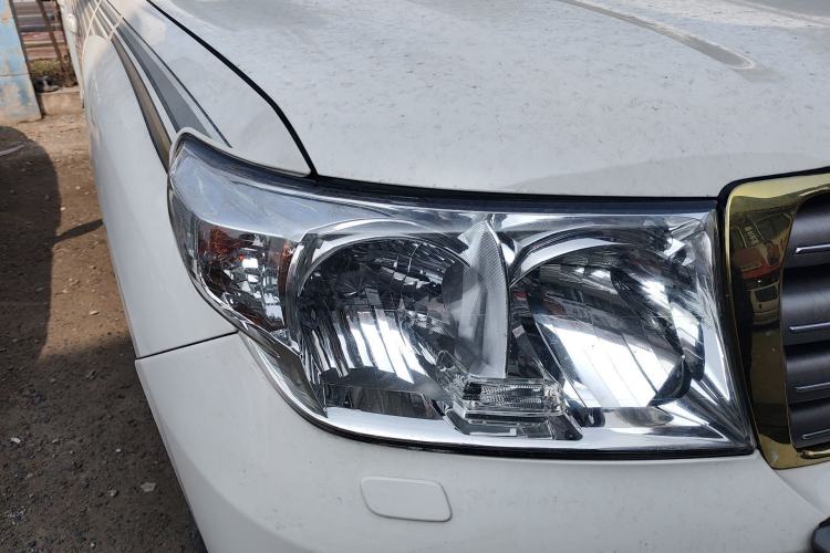 Used Toyota Land Cruiser 2007 4.7L Automatic VX-R Right Front Headlight