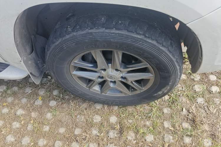 Used Toyota Land Cruiser 2007 4.7L Automatic VX-R Right Front Wheel Hub