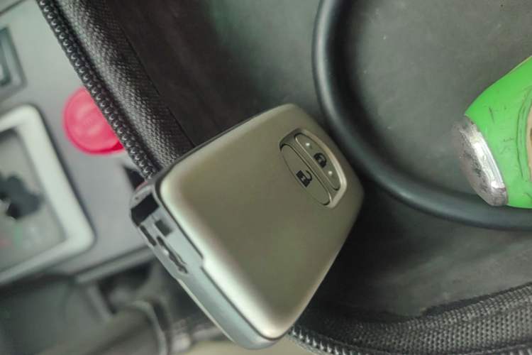 Used Toyota Land Cruiser 2007 4.7L Automatic VX-R Vehicle Key