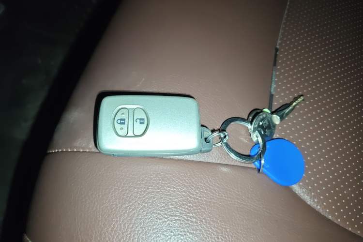 Used Toyota Land Cruiser 2007 4.7L Automatic VX-R Vehicle Key