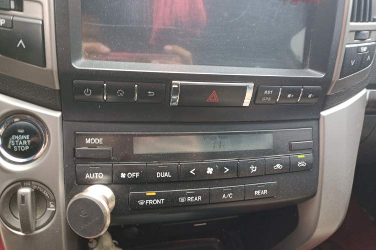 Used Toyota Land Cruiser 2010 4.0L Automatic VX Audio And AC Panel