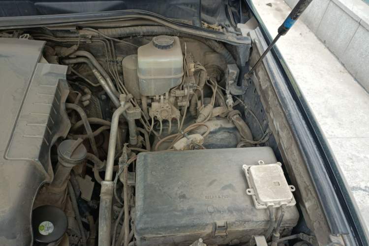 Used Toyota Land Cruiser 2010 4.0L Automatic VX Engine Bay Left