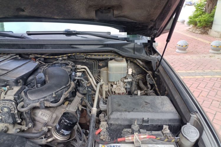 Used Toyota Land Cruiser 2010 4.0L Automatic VX Engine Bay Left