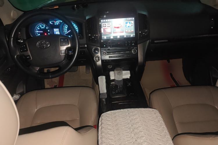 Used Toyota Land Cruiser  Center Console