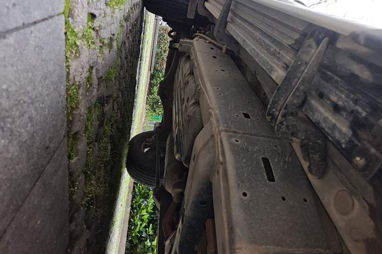 Used Toyota Land Cruiser 2010 4.0L Automatic VX Chassis Front Right