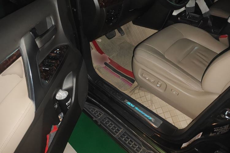 Used Toyota Land Cruiser  Driver Seat