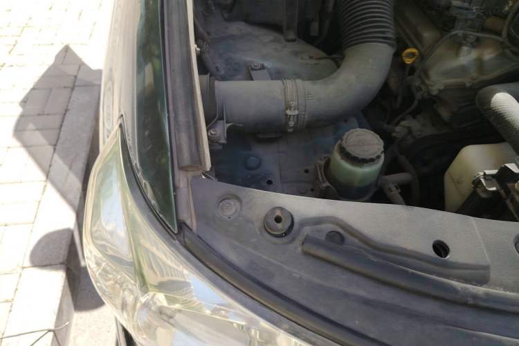 Used Toyota Land Cruiser 2010 4.0L Automatic VX Engine Bay Right
