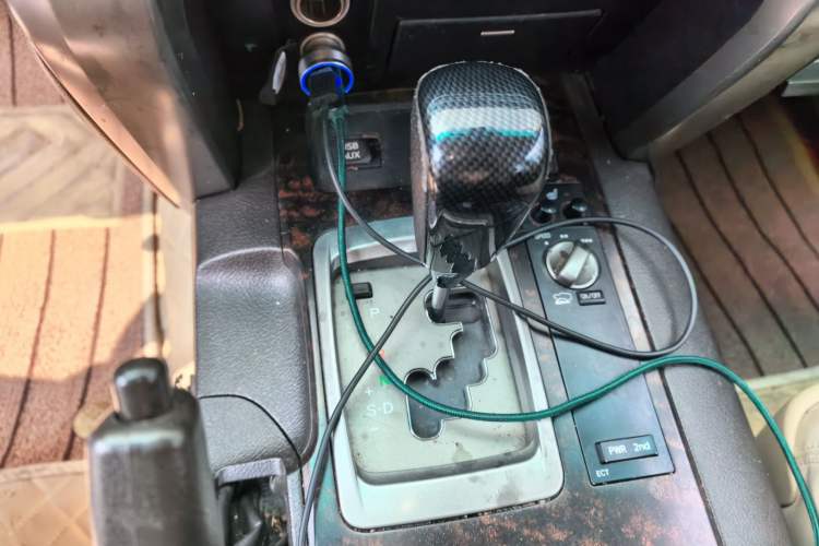 Used Toyota Land Cruiser 2010 4.7L Automatic VX Gear Lever