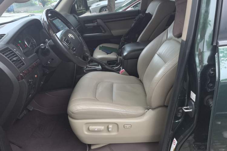 Used Toyota Land Cruiser 2010 4.0L Automatic VX Left Front Seat
