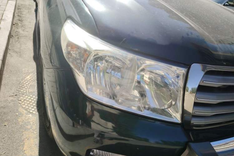 Used Toyota Land Cruiser 2010 4.0L Automatic VX Right Front Headlight