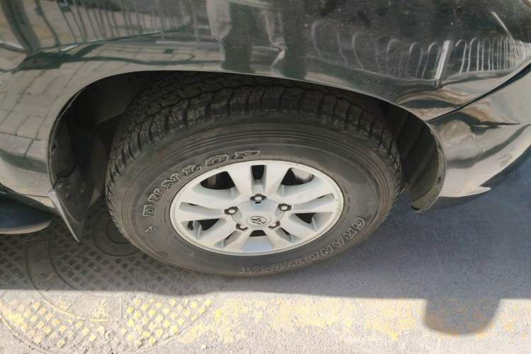 Used Toyota Land Cruiser 2010 4.0L Automatic VX Right Front Wheel Hub